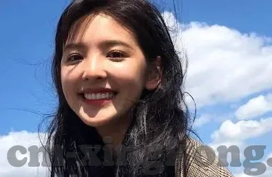 麻豆疯狂对白av-探索成人影片与网络文化交集下的麻豆疯狂对白av现象